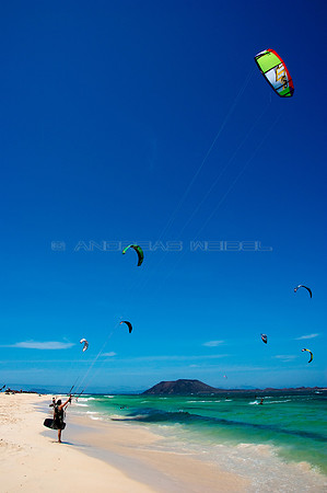 A volar - Kitesurf en la playa de Flagbeach, Fuerteventura
