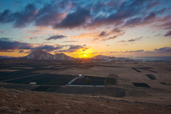Puestra de sol en Tinajo.