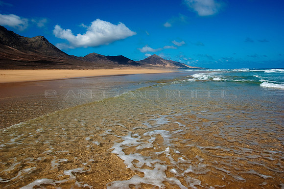 Aguas transparentes en la playa de Cofete - Jandia, Fuerteventura