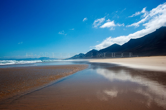 Simetria en la Playa de Cofete - Jandía, Fuerteventura