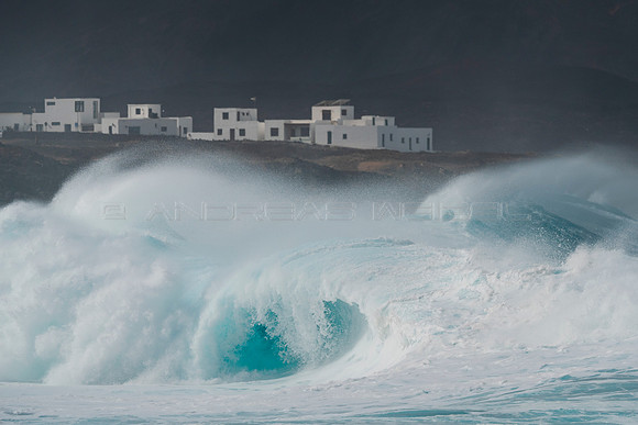 Olas de impacto - La Santa, Tinajo.