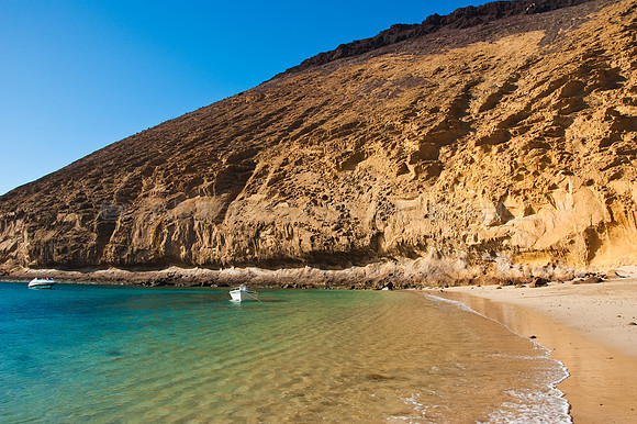 Barquitos en la Playa de La Cocina - La Graciosa