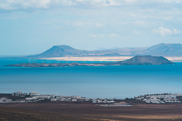 Vista a la Isla de Lobos y Fuerteventura (desde Maciot) - Yaiza.