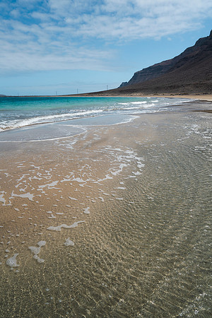 Agua sobre arena en la Playa de bajo del Risco - Haria.